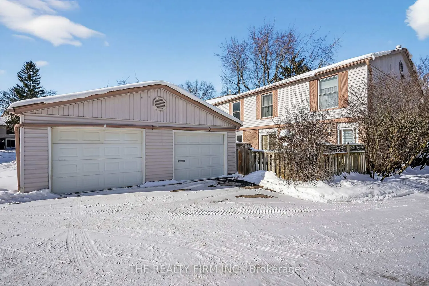 369 Everglade Crescent photo 3