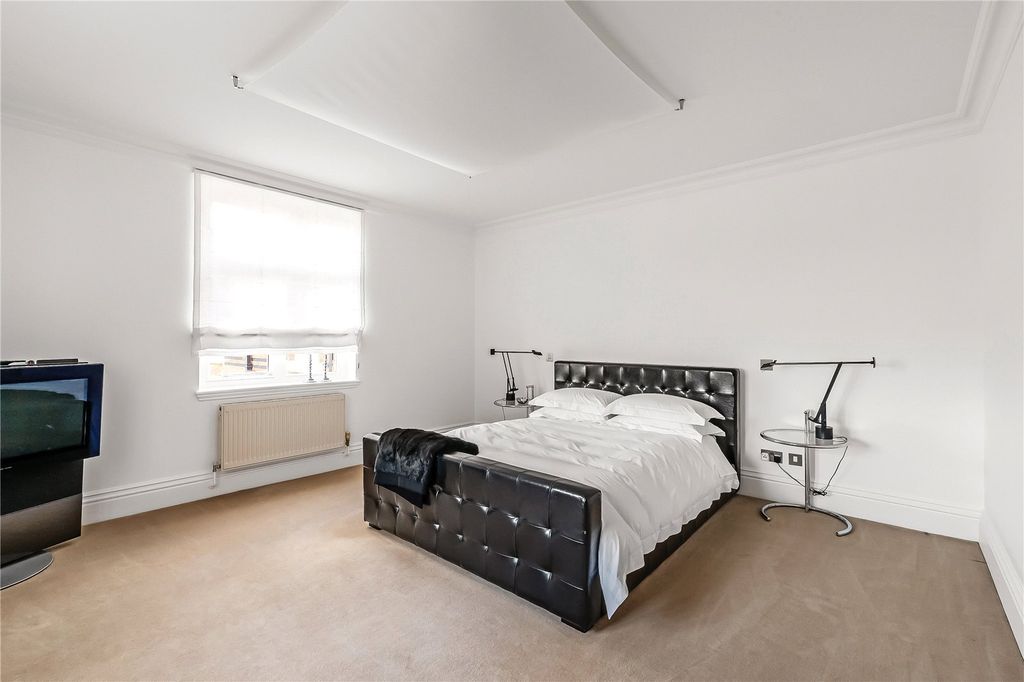 Additional image 14 of 3 bed flat for saleWolfs Row, Oxted, Surrey RH8