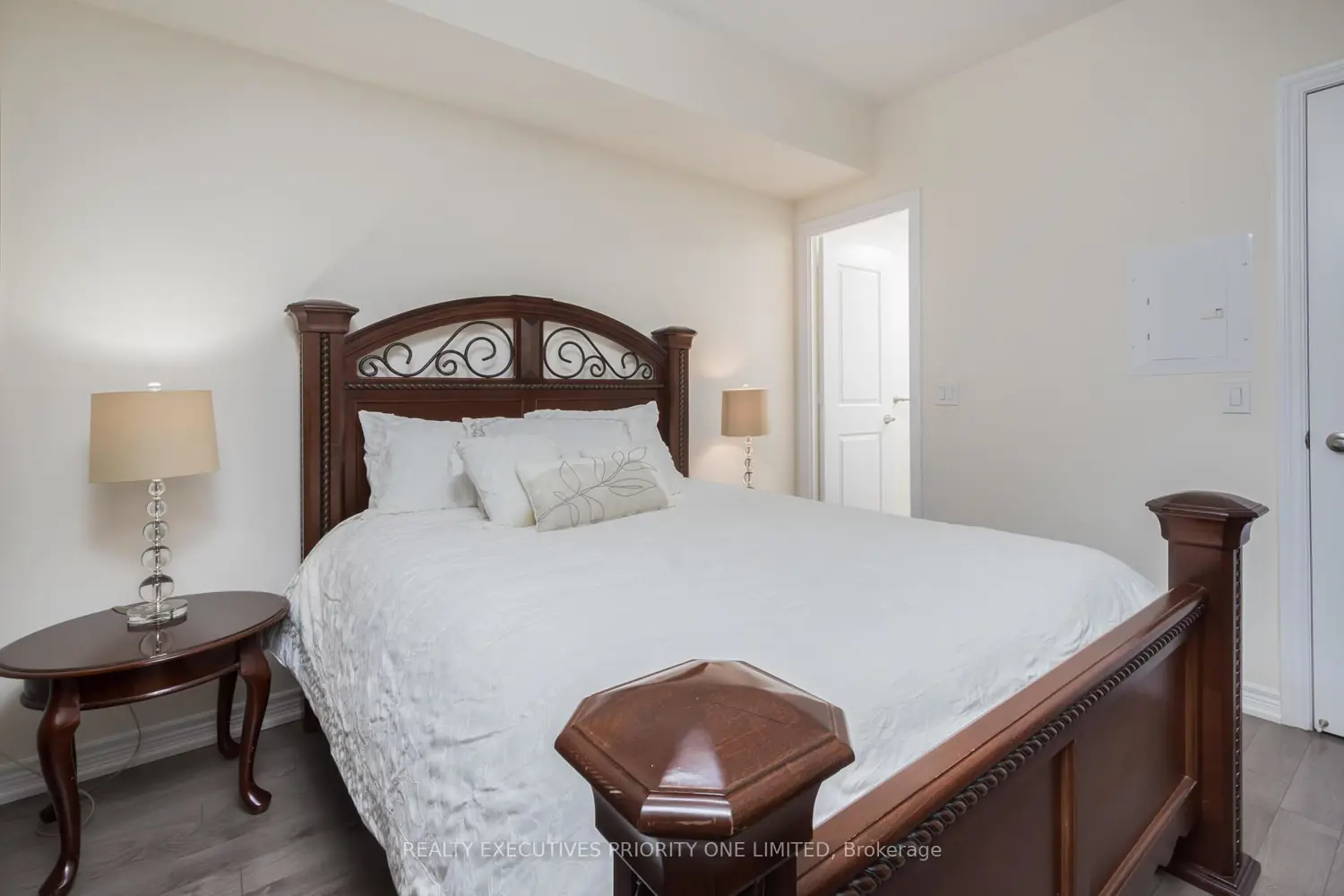 Additional image 9 of 9255 Jane Street 614