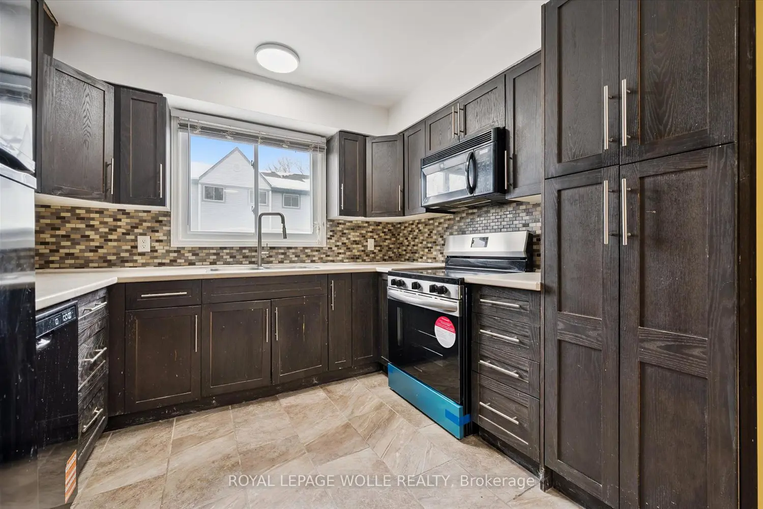 Additional image 9 of 589 Beechwood Drive 43