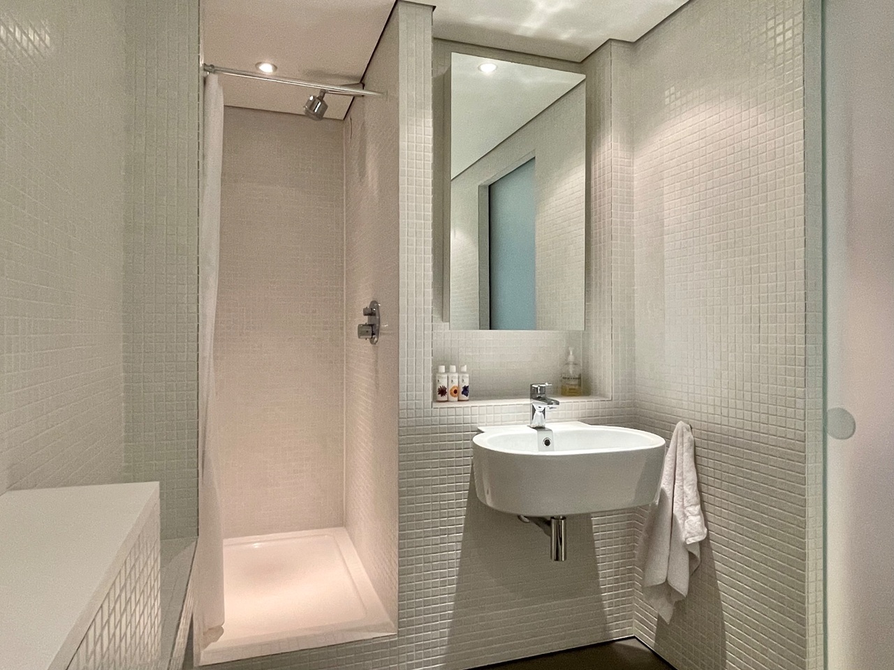 Additional image 8 of 2 Bed Flat, Casterbridge, W11, N1 7GU