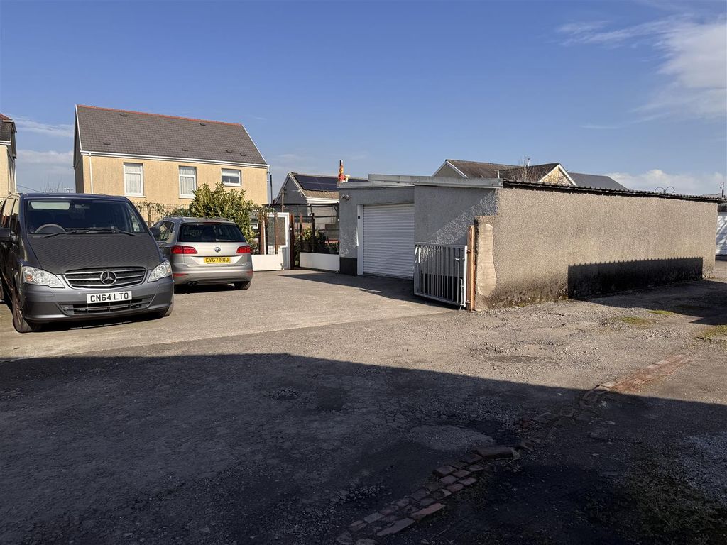 Additional image 20 of 4 bed detached house for salePenybanc Road, Ammanford SA18