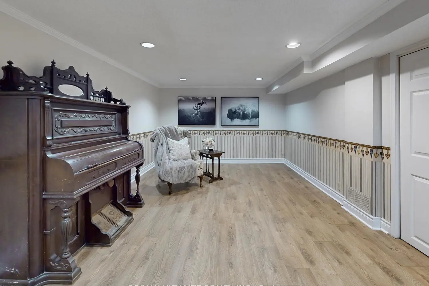 Additional image 12 of 5085 Sideline 12