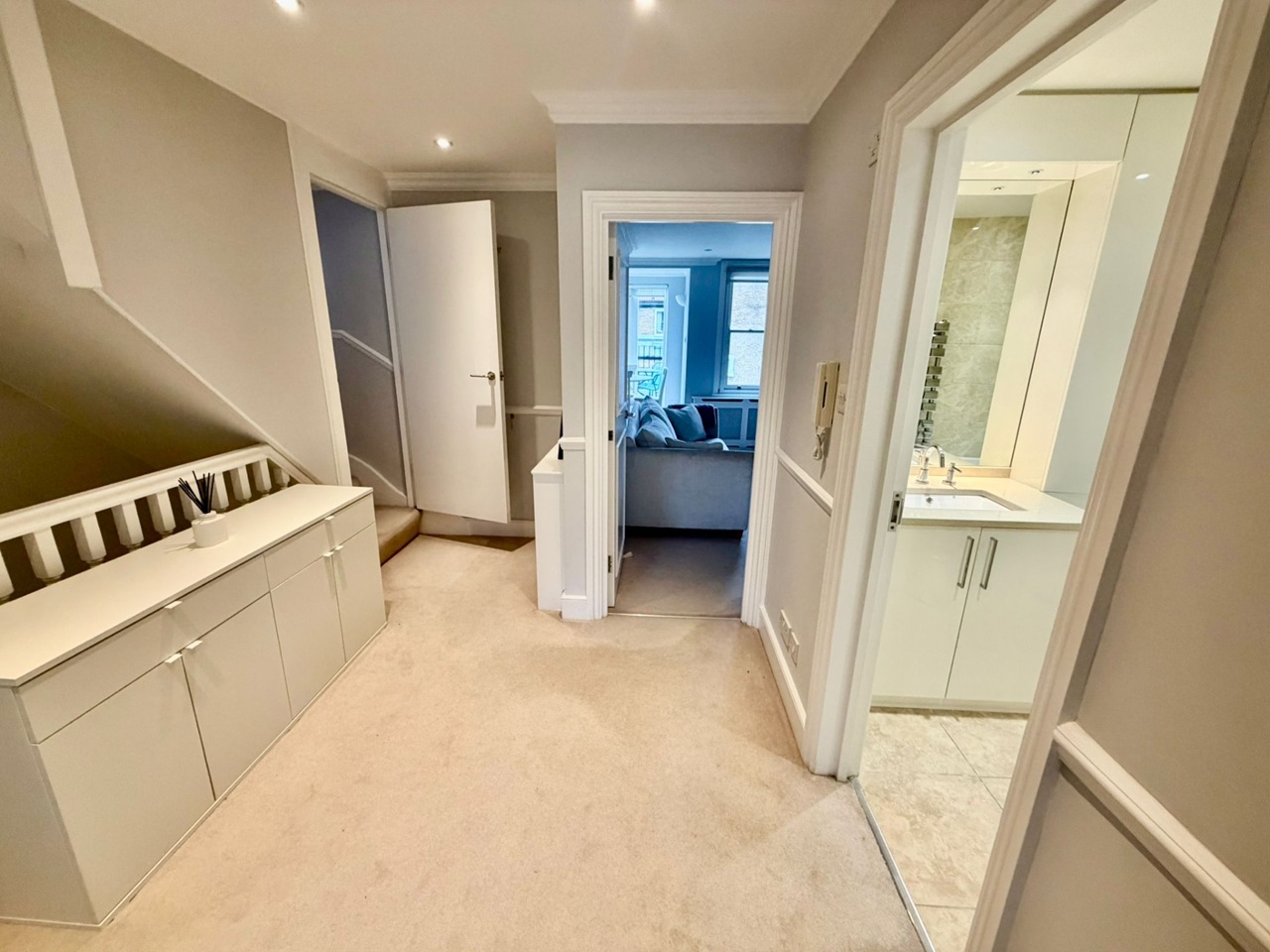 Additional image 10 of 3 Bed Flat, Marloes Road, W8, N1 7GU