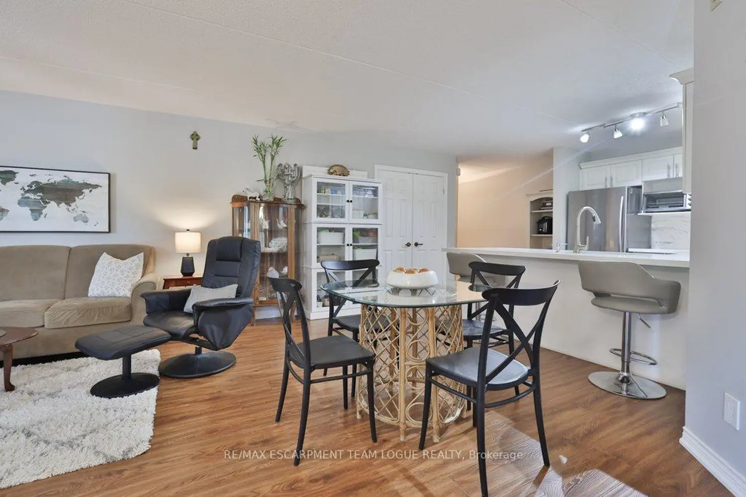 Additional image 6 of 2010 Cleaver Avenue 211