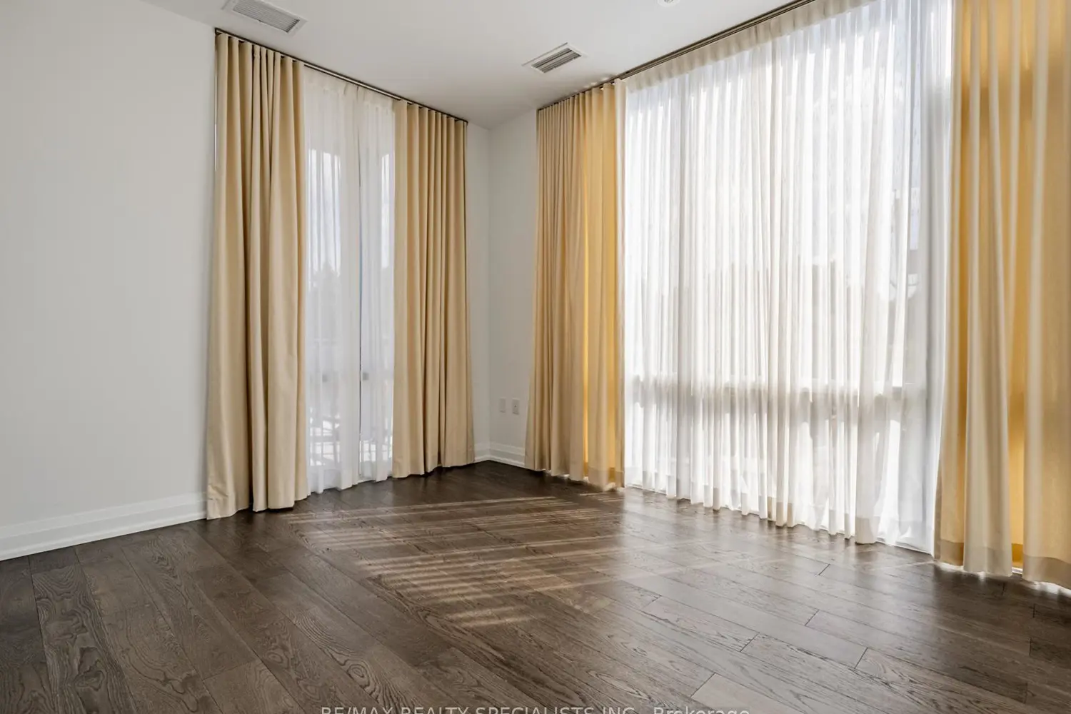 Additional image 16 of 42 Mill Street 208