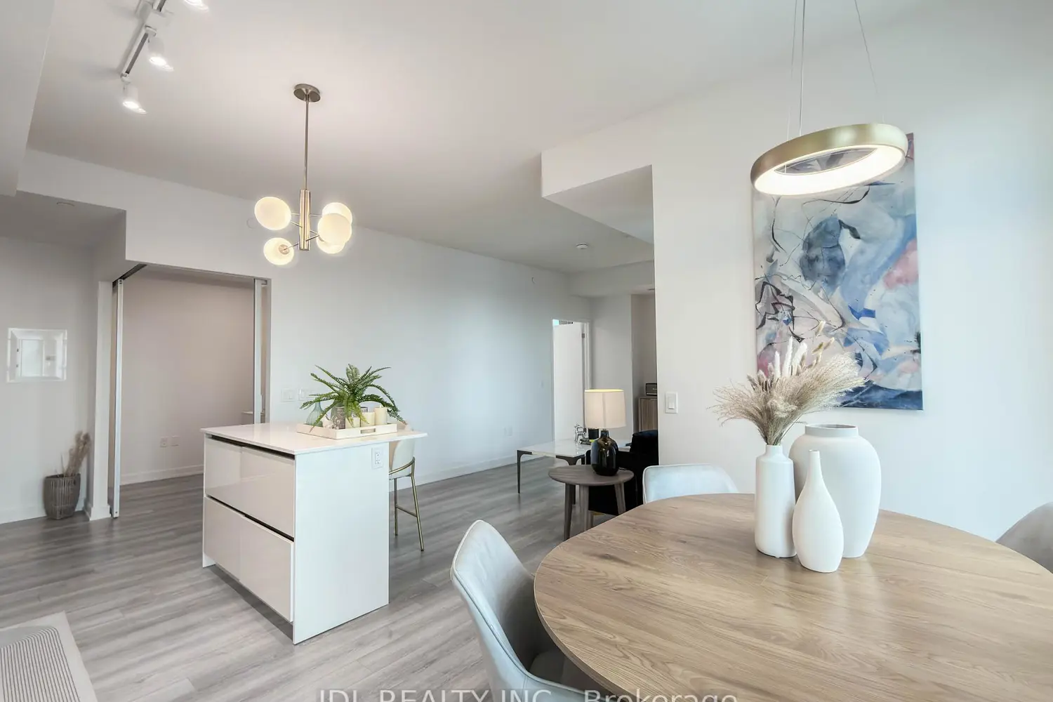 Additional image 3 of 238 Simcoe Street 3709