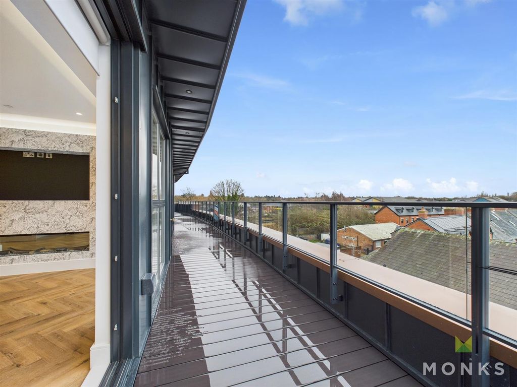 Additional image 14 of 2 bed flat for sale36 The Penthouse, Old Coleham Court, Shrewsbury SY3