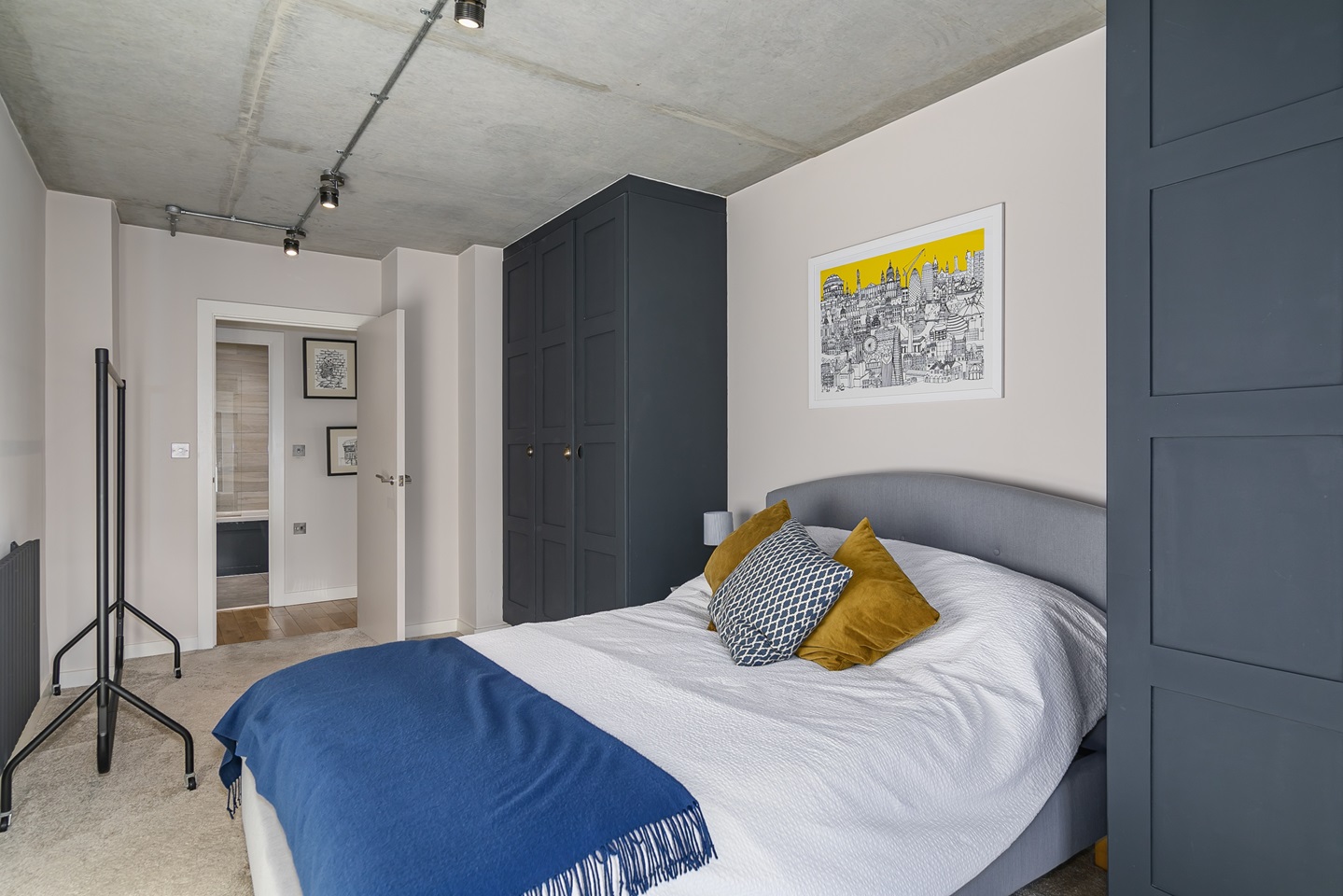 Additional image 10 of 3 Bed Flat, Queensbridge Road, E2, N1 7GU