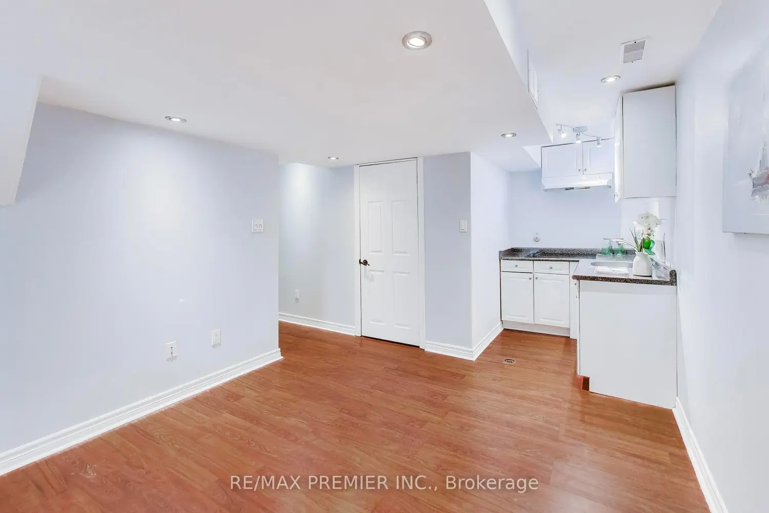 Additional image 18 of 135 Richard Coulson Crescent