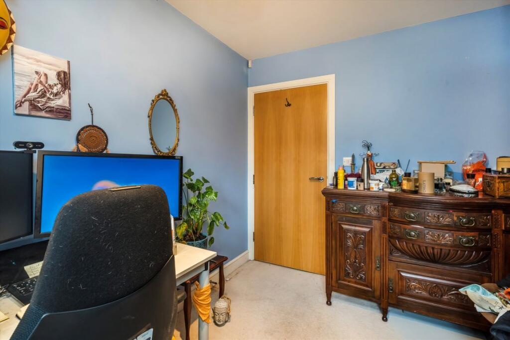 Additional image 10 of 2 Bed Flat, London, E1, N1 7GU