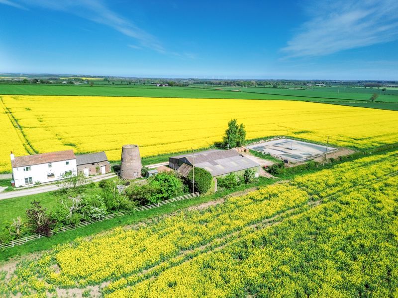 4 bed property for saleNafferton, Driffield YO25 photo 2