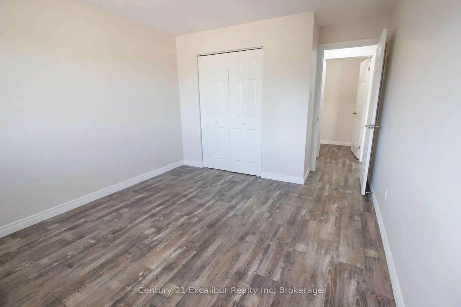 Additional image 10 of 320 Queen Street 16