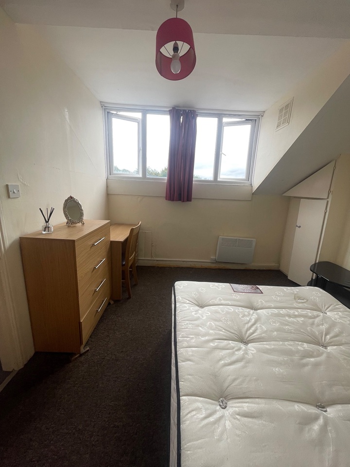 Additional image 5 of Room in a Shared House, Haddon Road, LS4, LS4 2JE