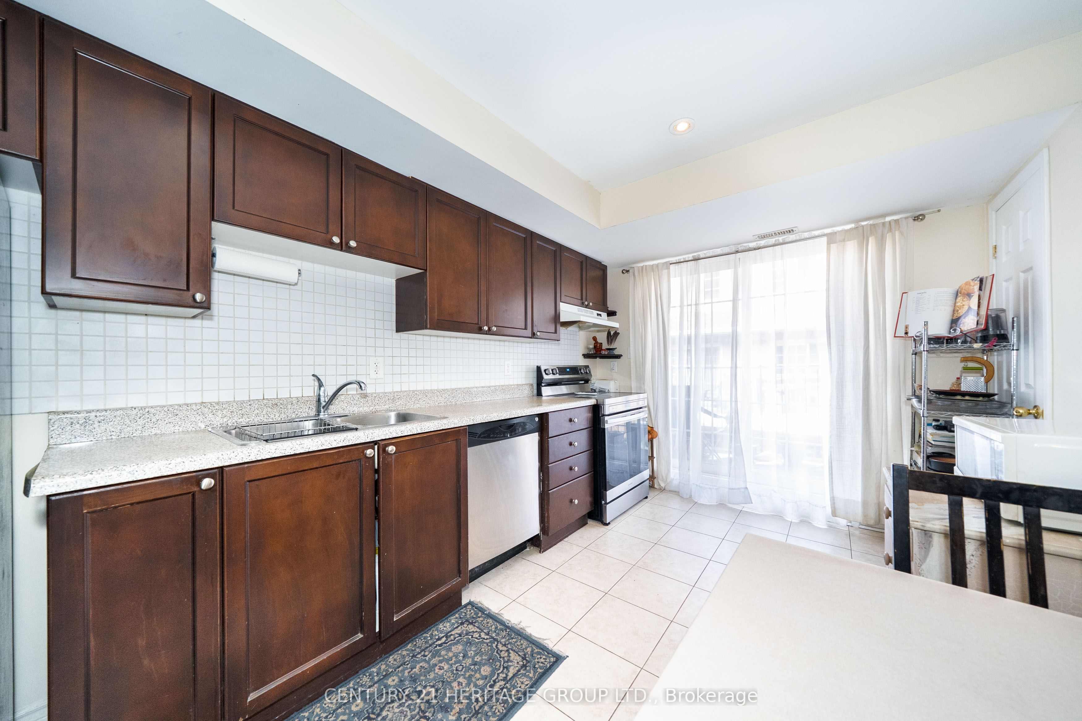 Additional image 2 of 301-64 Sidney Belsey Crescent, Toronto, ON, M6M 5J4