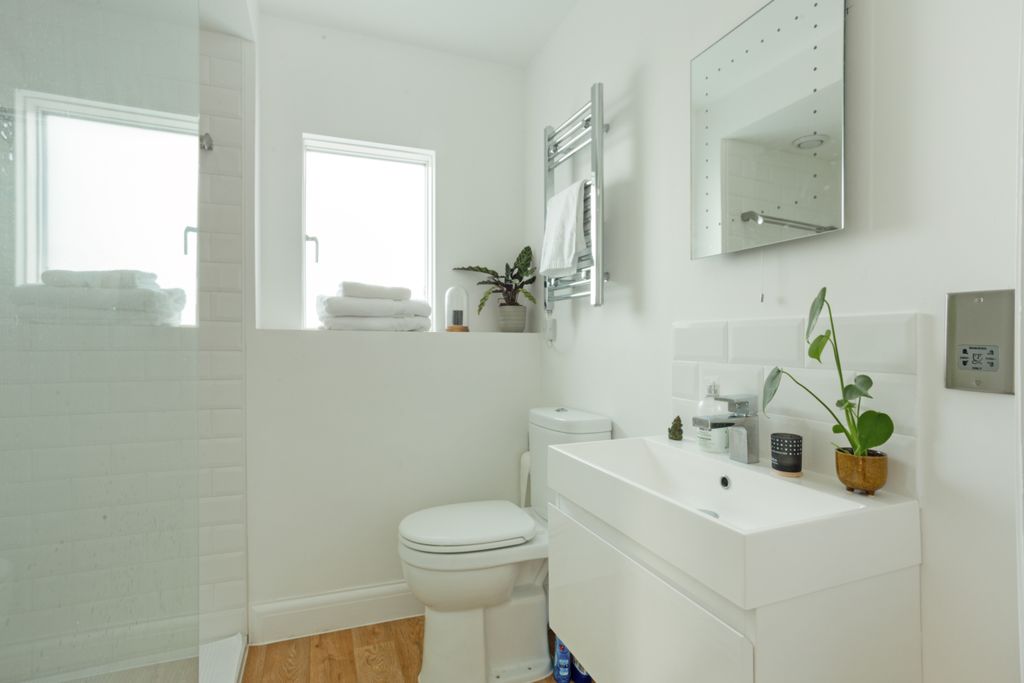 Additional image 9 of 2 bed flat for saleBewick Mews, Hungerford RG17