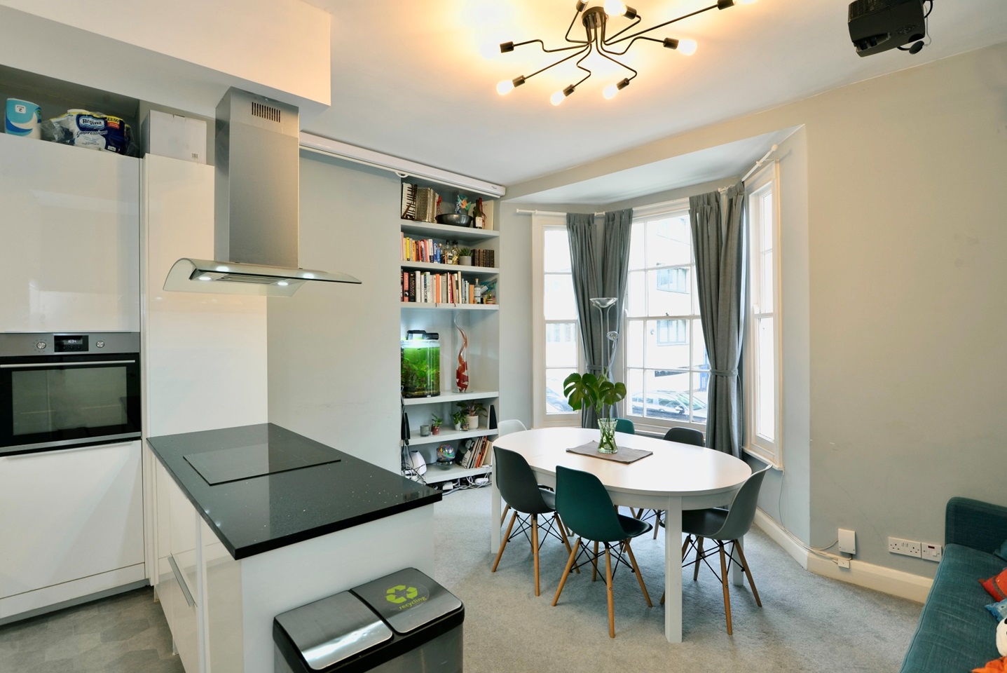 2 Bed Flat, Crogsland Road, NW1, N1 7GU