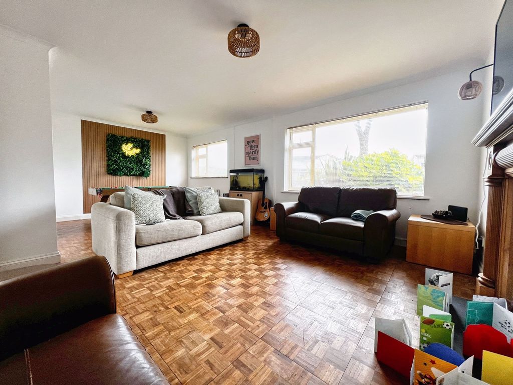 Additional image 5 of 4 bed detached house for salePintail Close, Porthcawl CF36