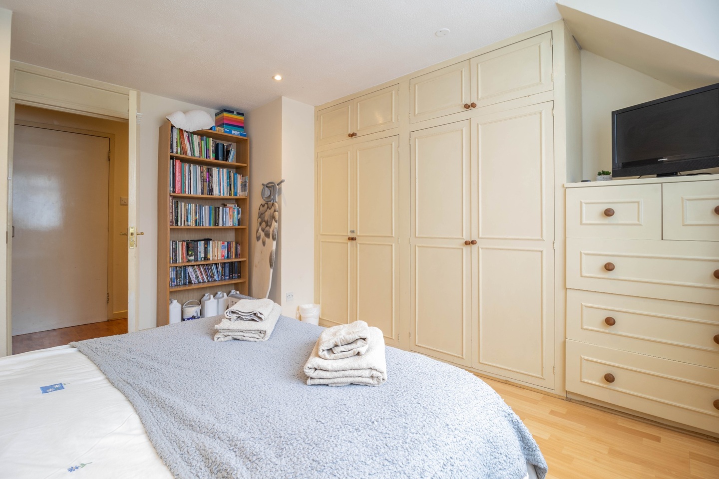 Additional image 8 of Room in a Shared Flat, Fawcett Close, SW11, SW11 2LU