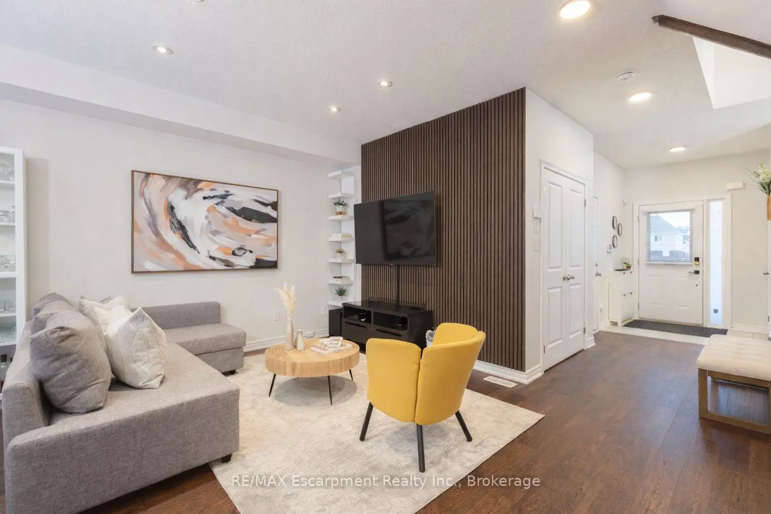 Additional image 7 of 31 Pinot Crescent