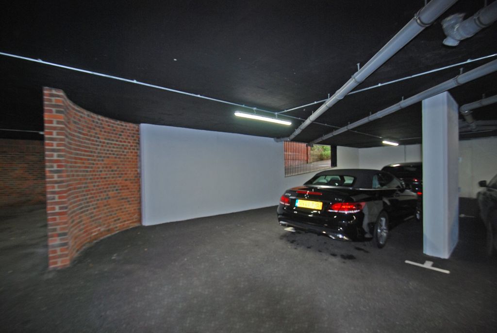 Additional image 20 of 4 bed flat for salePenn Road, Beaconsfield, Buckinghamshire HP9