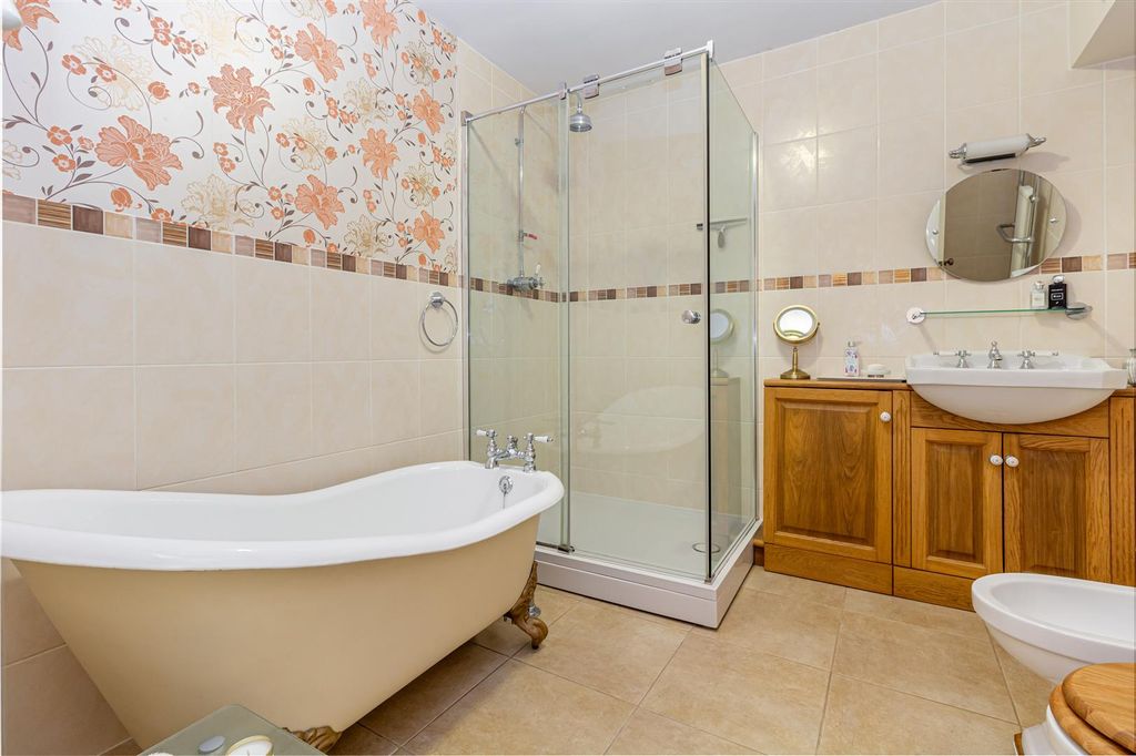 Additional image 8 of 3 bed flat for saleWells Road, Malvern WR14