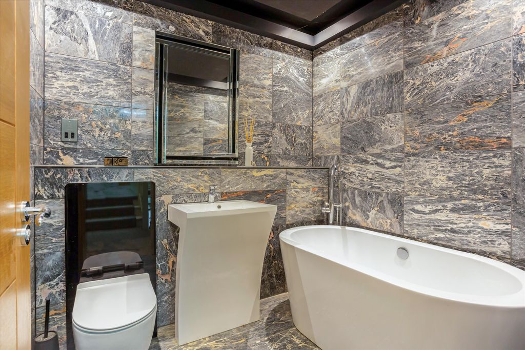 Additional image 14 of 6 bed detached house for saleLenchwick, Evesham, Worcestershire WR11