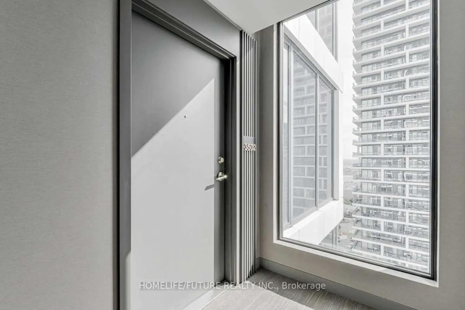 Additional image 3 of 898 Portage Parkway 3502