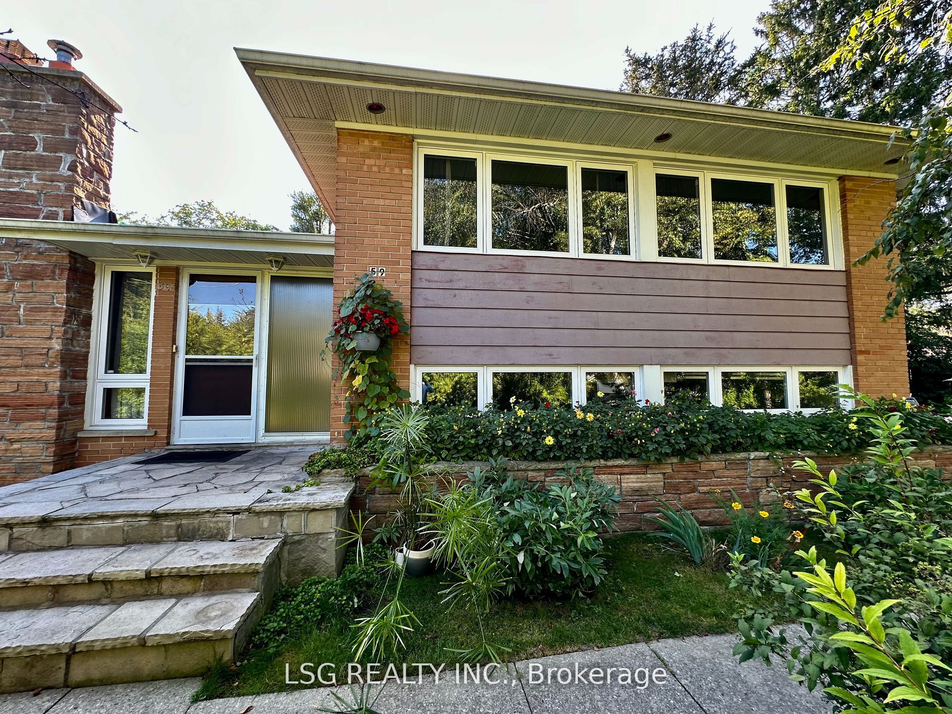 59 Ravenscroft Circle, Toronto, ON, M2K 1X1