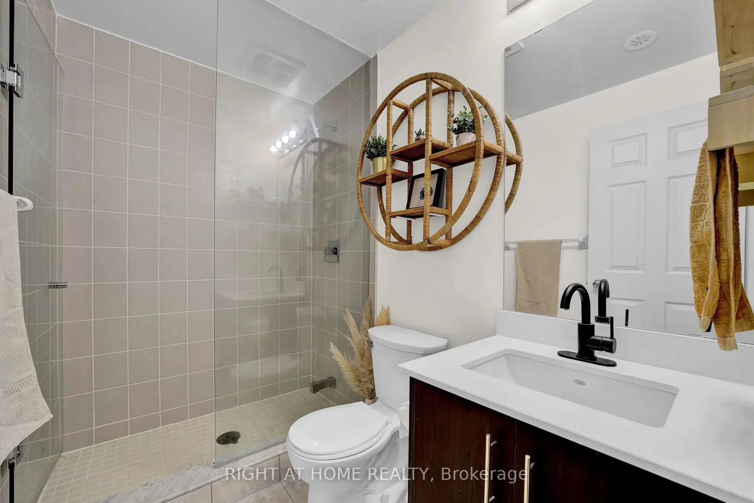 Additional image 8 of 639 Lawrence Avenue 312