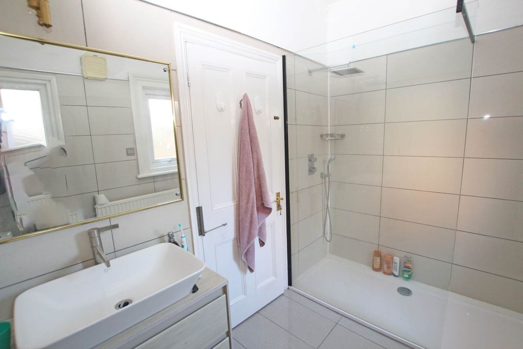 Additional image 19 of 4 bed flat for saleGrassington Road, Eastbourne BN20