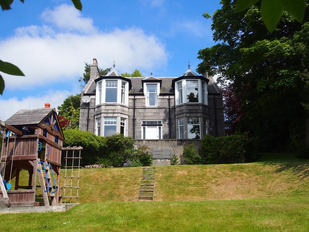 North Deeside Road, Peterculter, AB14