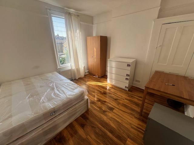 Additional image 3 of 2 Bed Flat, London, SE24, N1 7GU