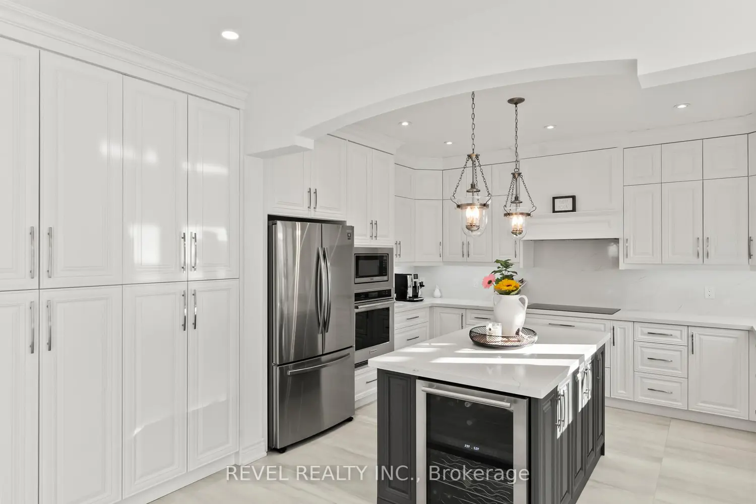 Additional image 5 of 70 Applewood Crescent