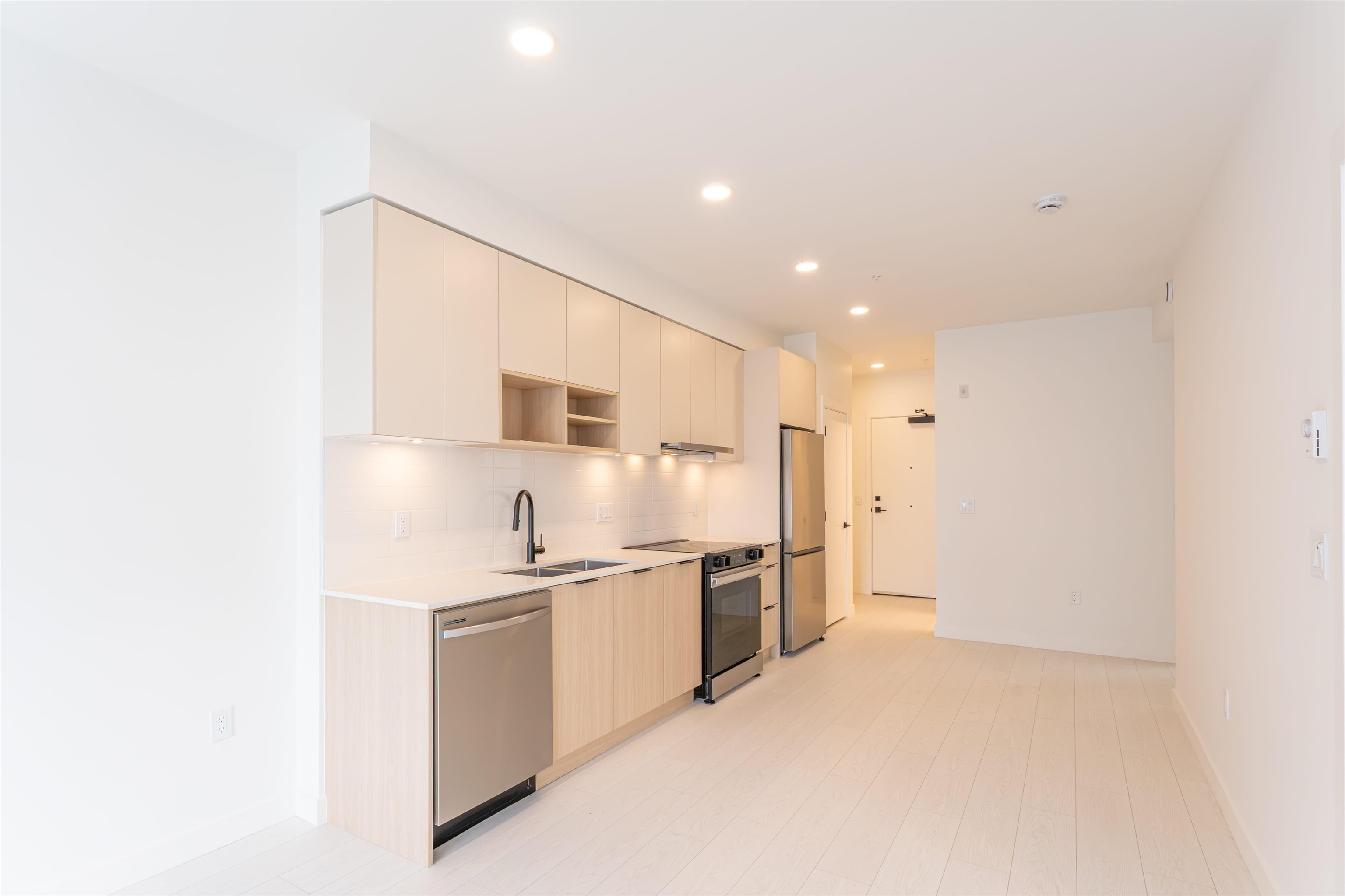 Additional image 3 of 512-10466 138a Street, Surrey, BC, V3T 0W3
