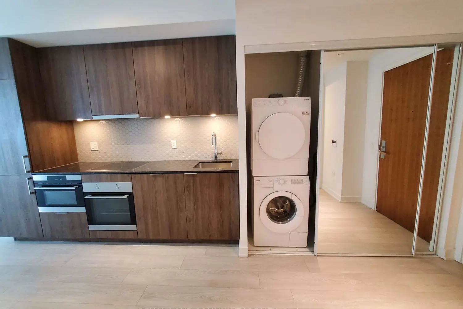 Additional image 4 of 15 Queens Quay 408