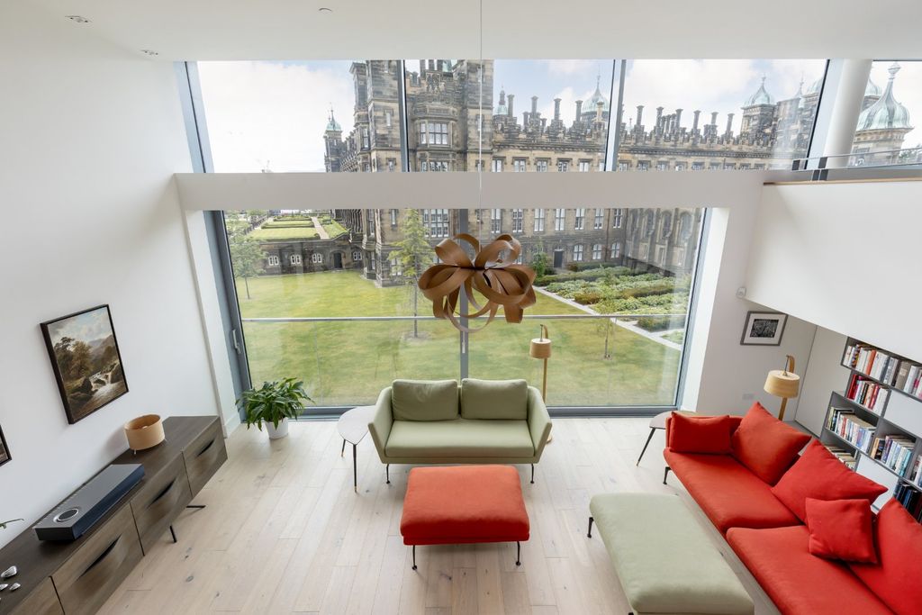 3 bed flat for saleDonaldson Crescent, Edinburgh, Midlothian EH12 photo 3
