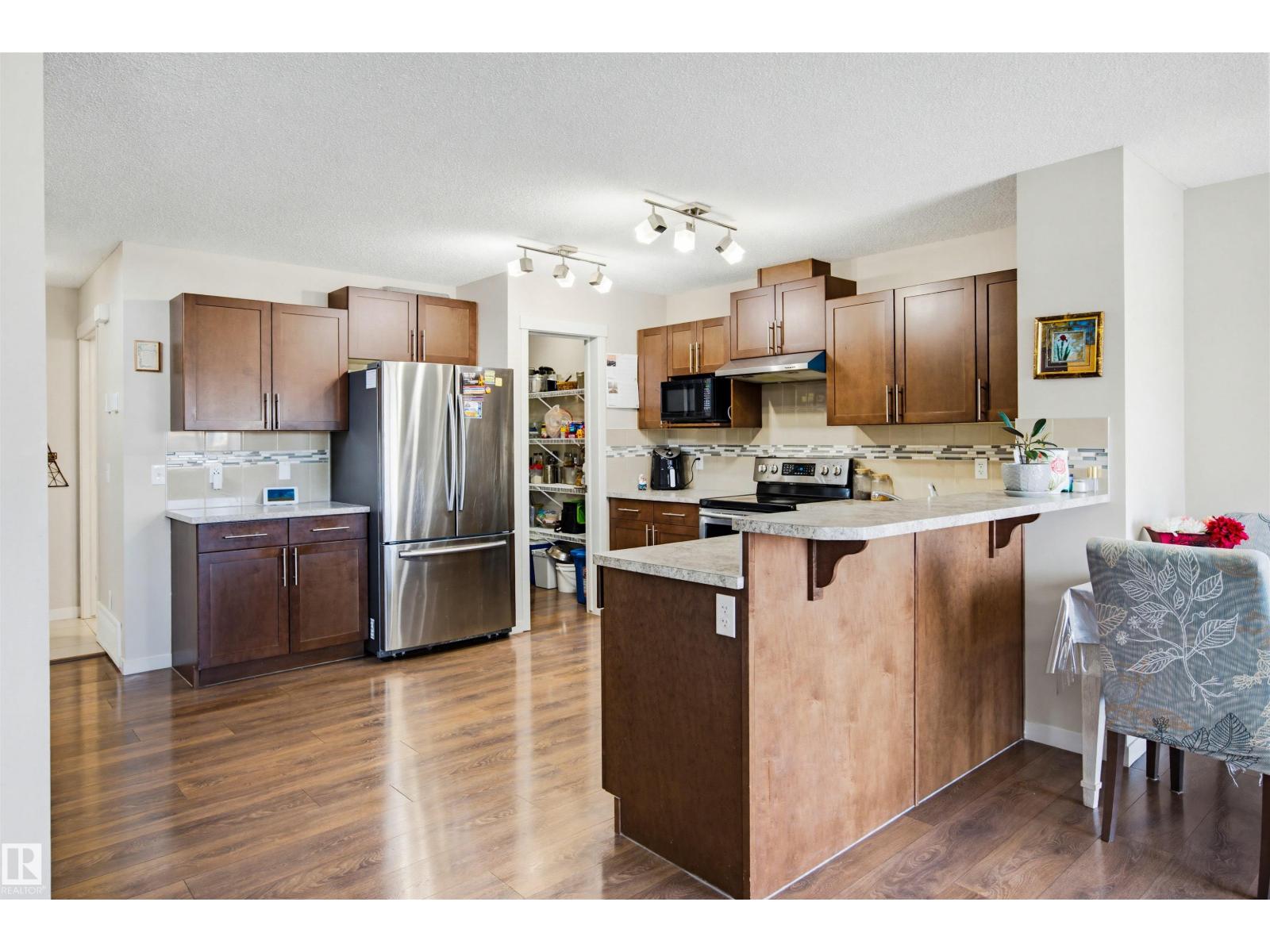 Additional image 4 of 2812 16 Avenue NW, Edmonton, AB, T6T0Z6