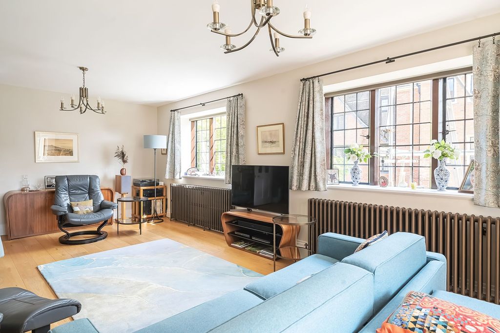 Additional image 11 of 2 bed flat for saleKings Drive, Midhurst GU29