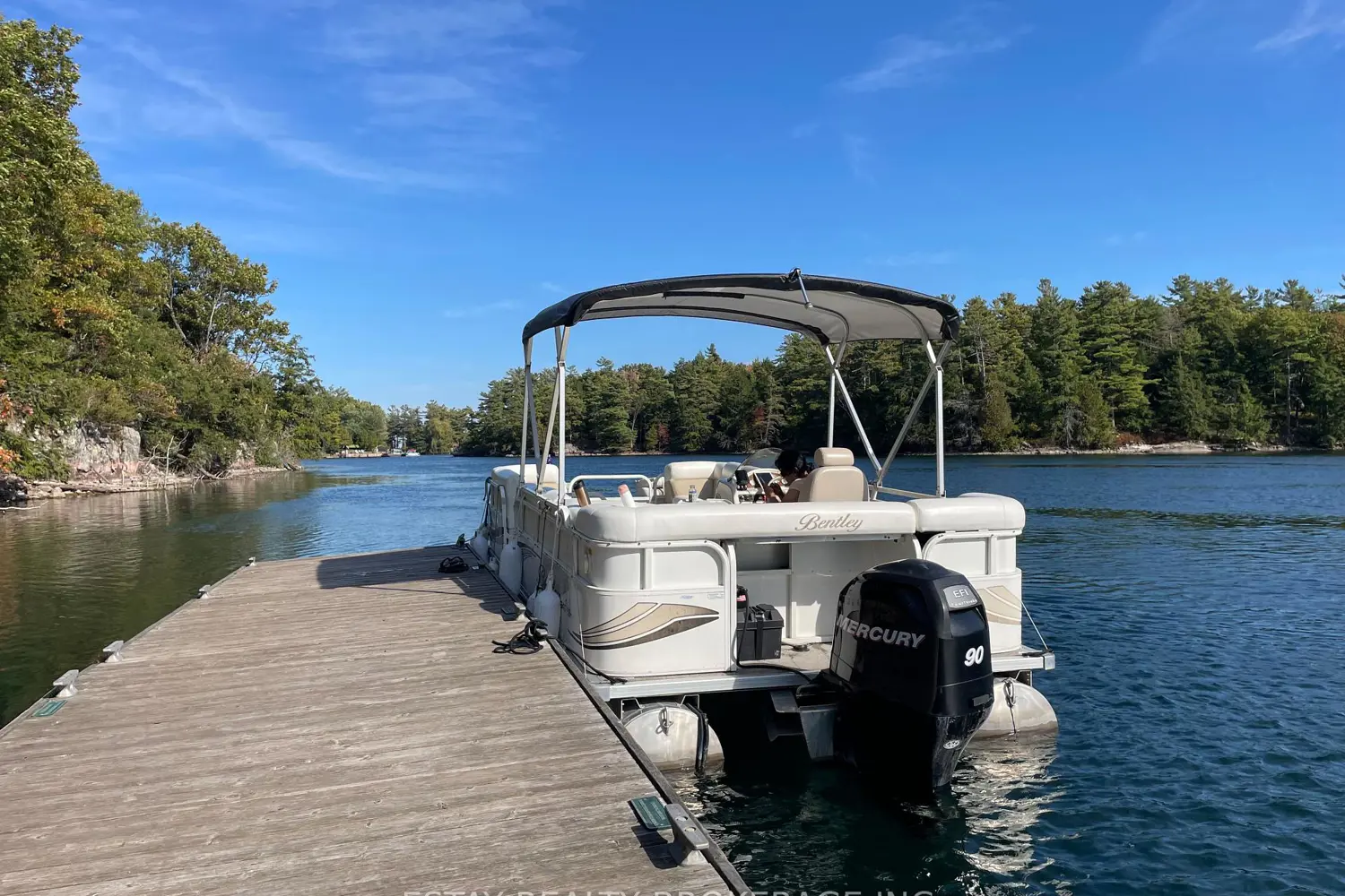 Additional image 13 of 1 Island 60