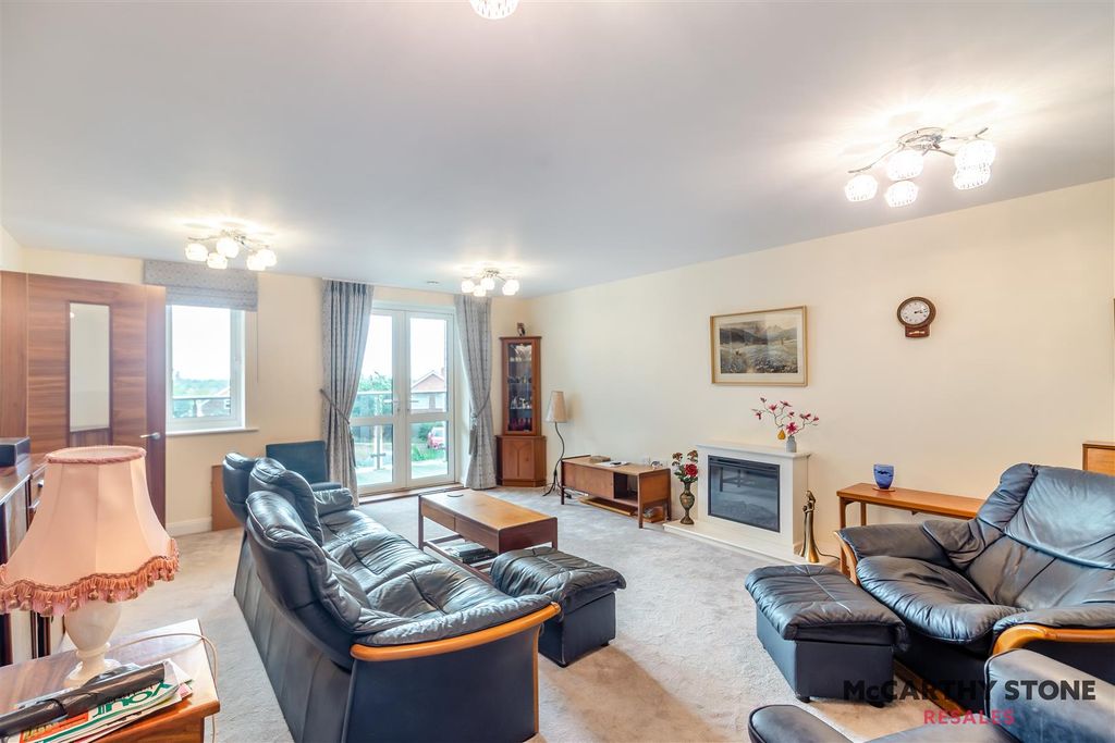Additional image 3 of 2 bed flat for saleAndrews Court, Molescroft Road, Beverley HU17