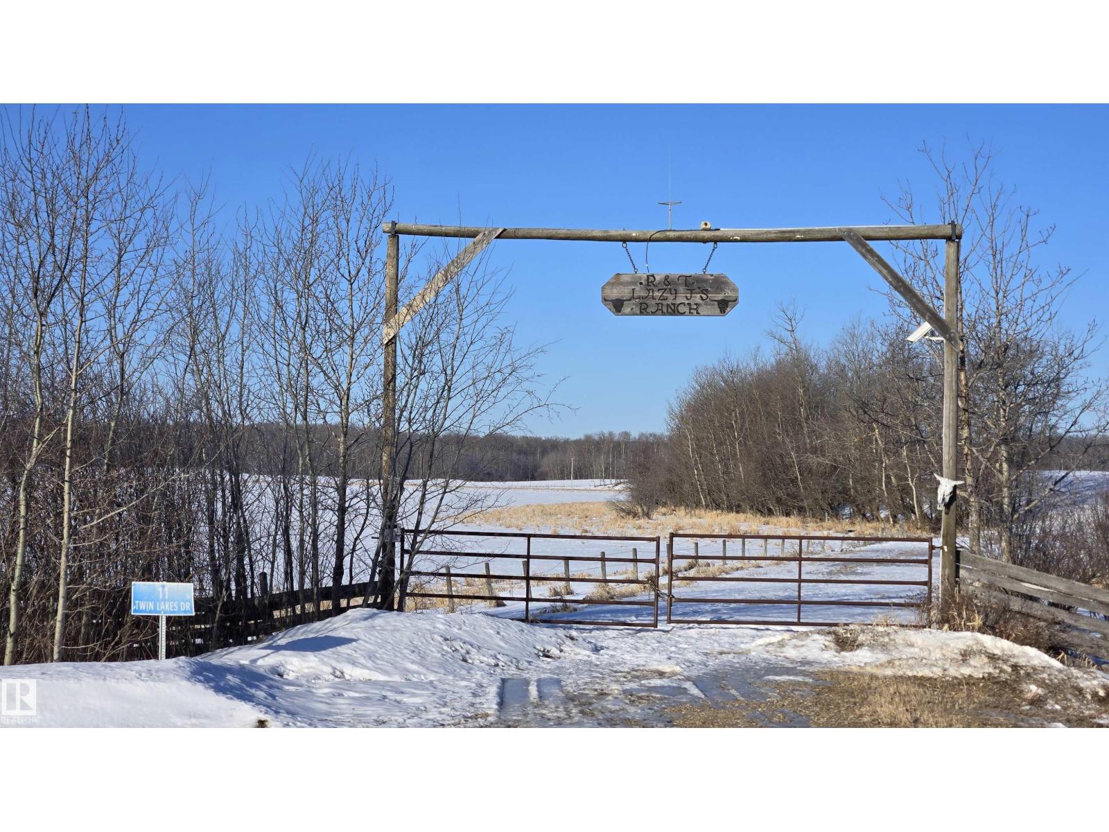 11 TWIN LAKES DR