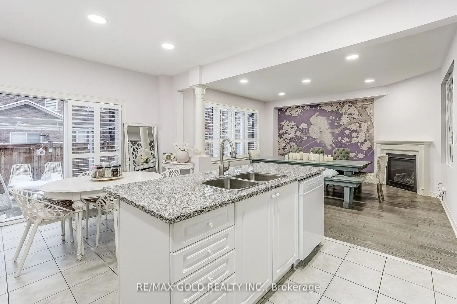 Additional image 6 of 552 Bessborough Drive