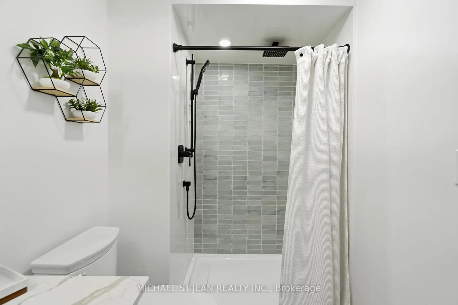 Additional image 14 of 154 Port Robinson Road 92