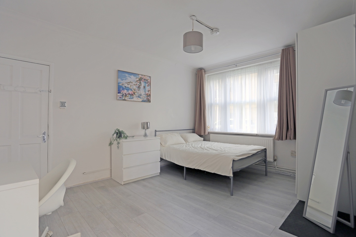 Additional image 2 of Room in a Shared Flat, Mcdougall House, E2, N1 7GU