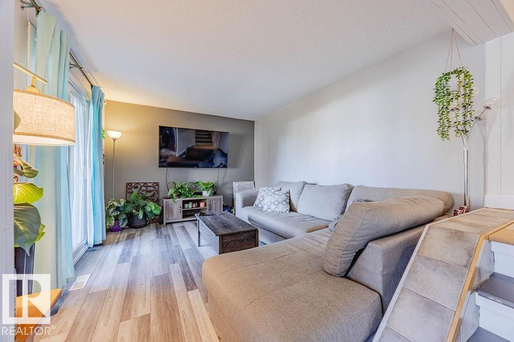 Additional image 6 of 8005 27 Avenue NW, Edmonton, AB, T6K3C9