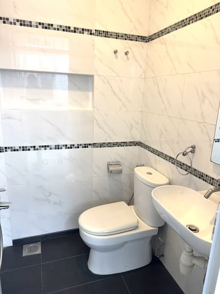 Additional image 16 of Upper thomson