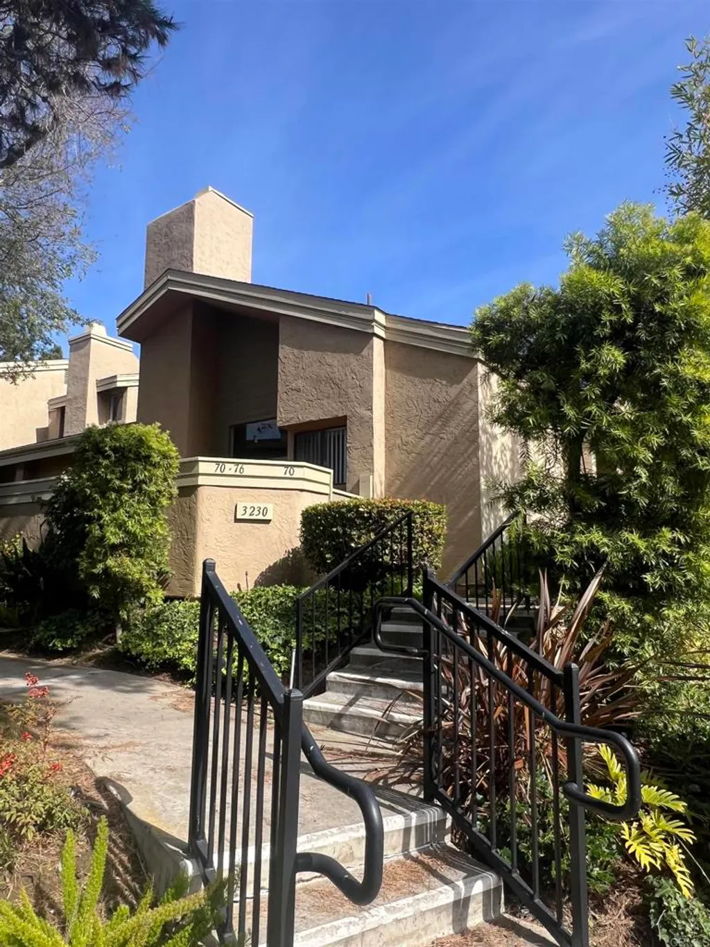 3230 Caminito Eastbluff Unit 70, San Diego, CA 92037