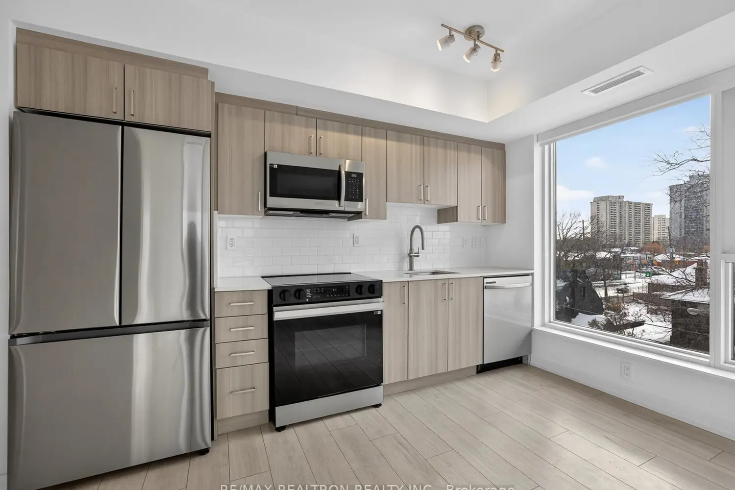 Additional image 11 of 556 Marlee Avenue 407