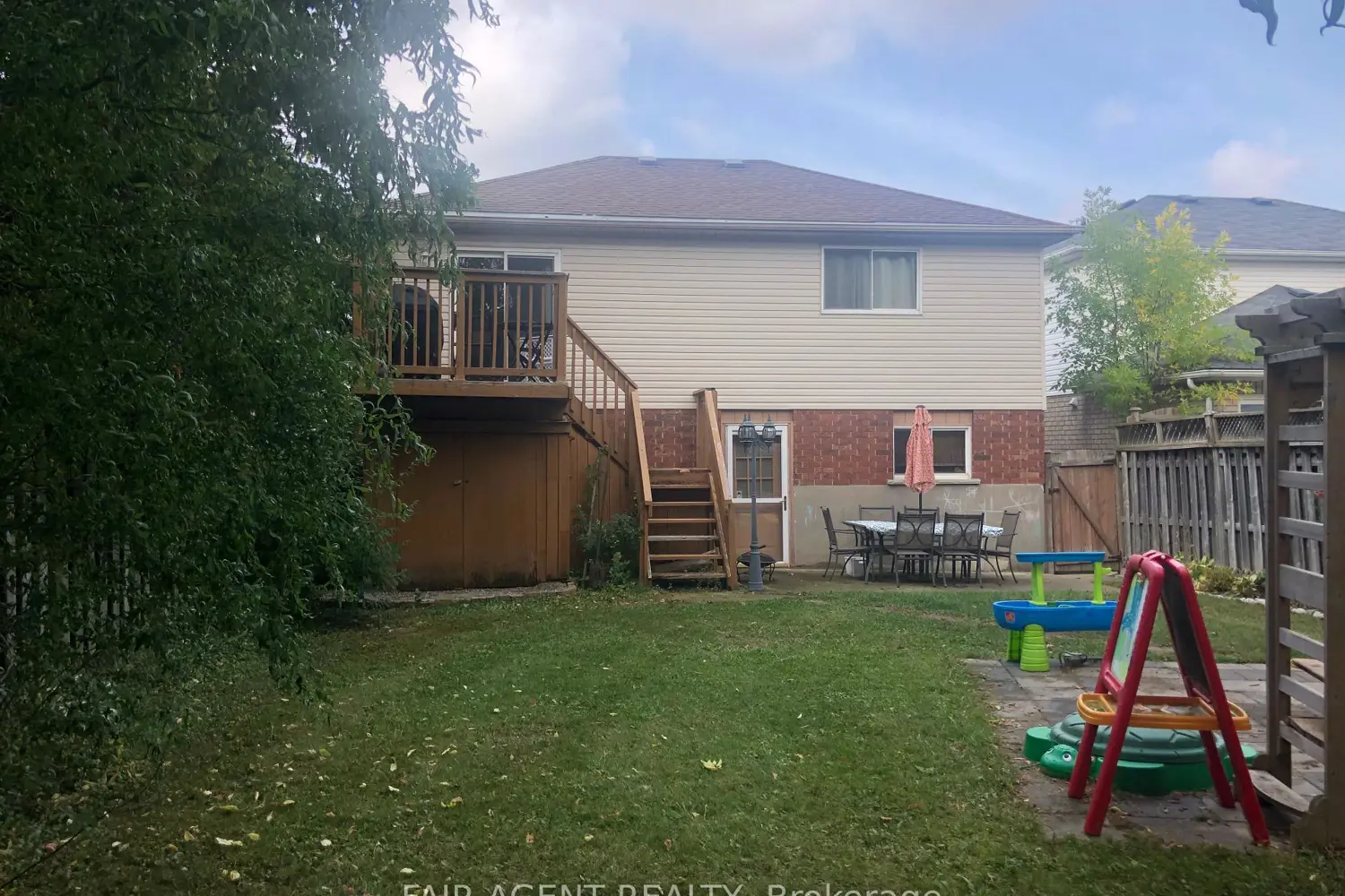 Additional image 17 of 562 Erinbrook Drive